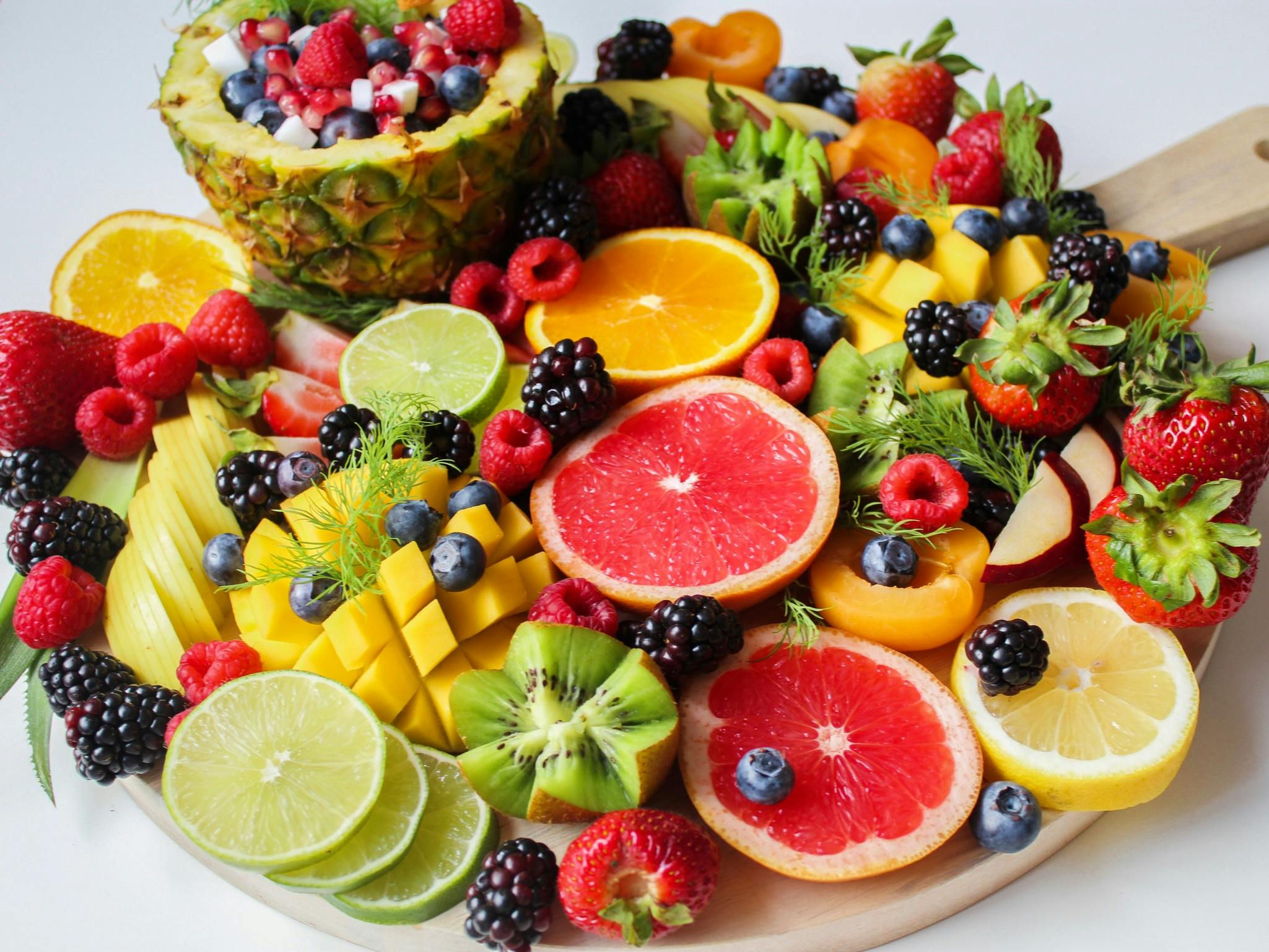 raw fruit on a platter to show antioxidant fruits