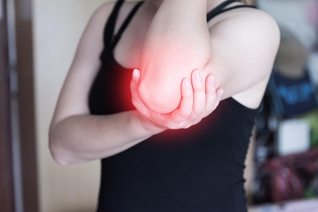 Bent elbow with red glow to show inflammation